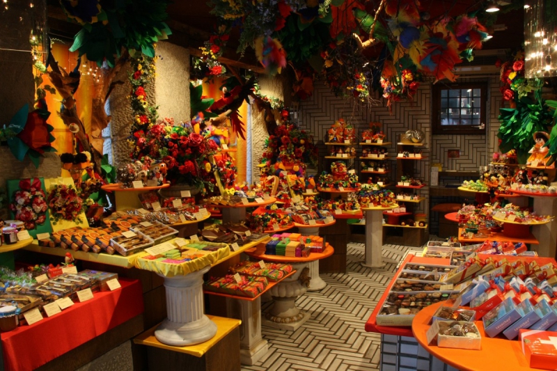 vente-BAUDINARD SUR VERDON-min_candy_store_chocolate_shop_chocolate_switzerland-393515